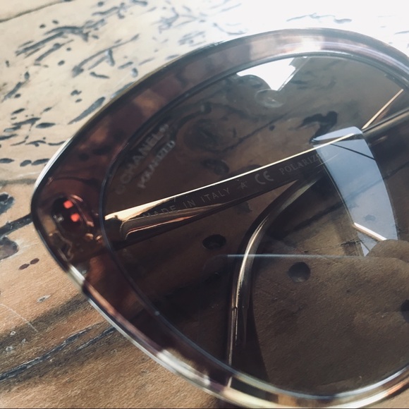 Chanel Polarized gold detailed sunglasses - Picture 5 of 7